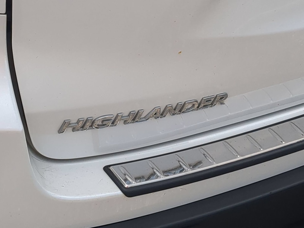 Thumbnail: 2018 Toyota Highlander - 24