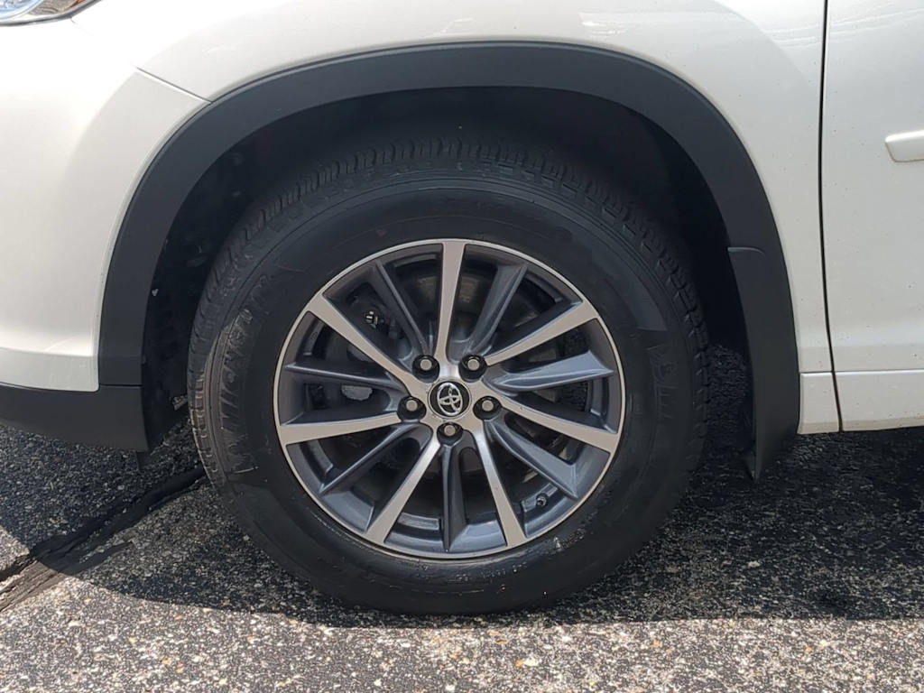 Thumbnail: 2018 Toyota Highlander - 8