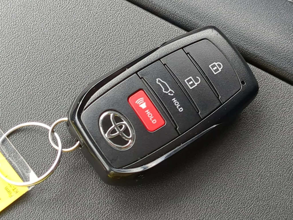 Thumbnail: 2026 Toyota Highlander - 17