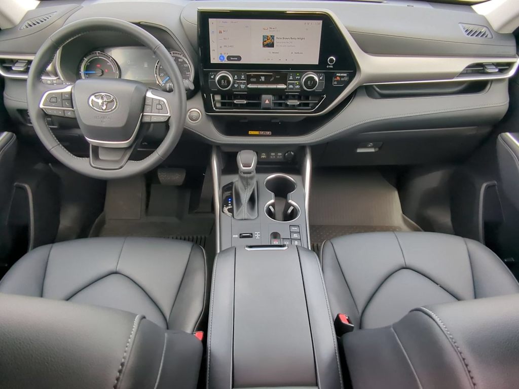 Thumbnail: 2026 Toyota Highlander - 9