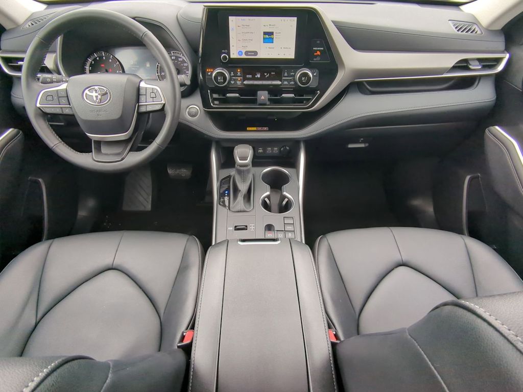 Thumbnail: 2025 Toyota Highlander - 9