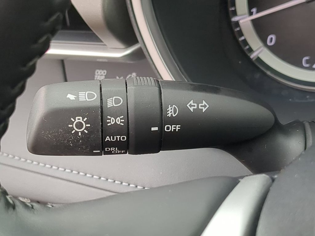 Thumbnail: 2025 Toyota Highlander - 39