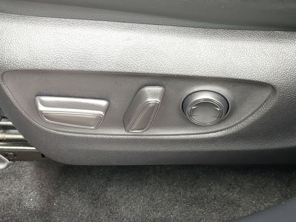 Thumbnail: 2025 Toyota Highlander - 32