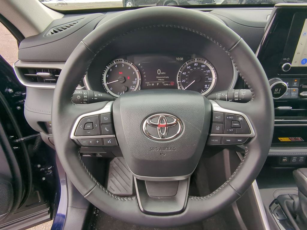 Thumbnail: 2025 Toyota Highlander - 13