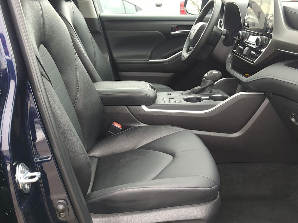 Thumbnail: 2025 Toyota Highlander - 11