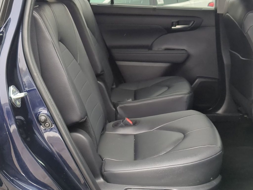 Thumbnail: 2025 Toyota Highlander - 34