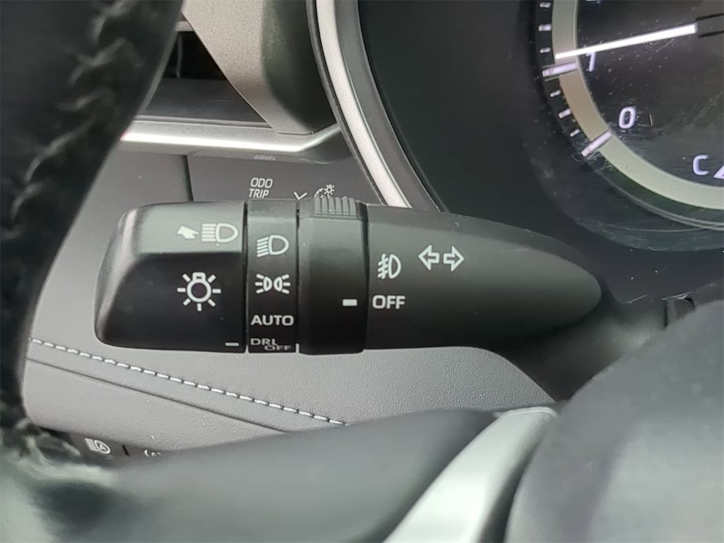 Thumbnail: 2023 Toyota Highlander - 39