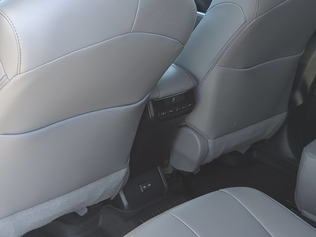 Thumbnail: 2023 Toyota Highlander - 24