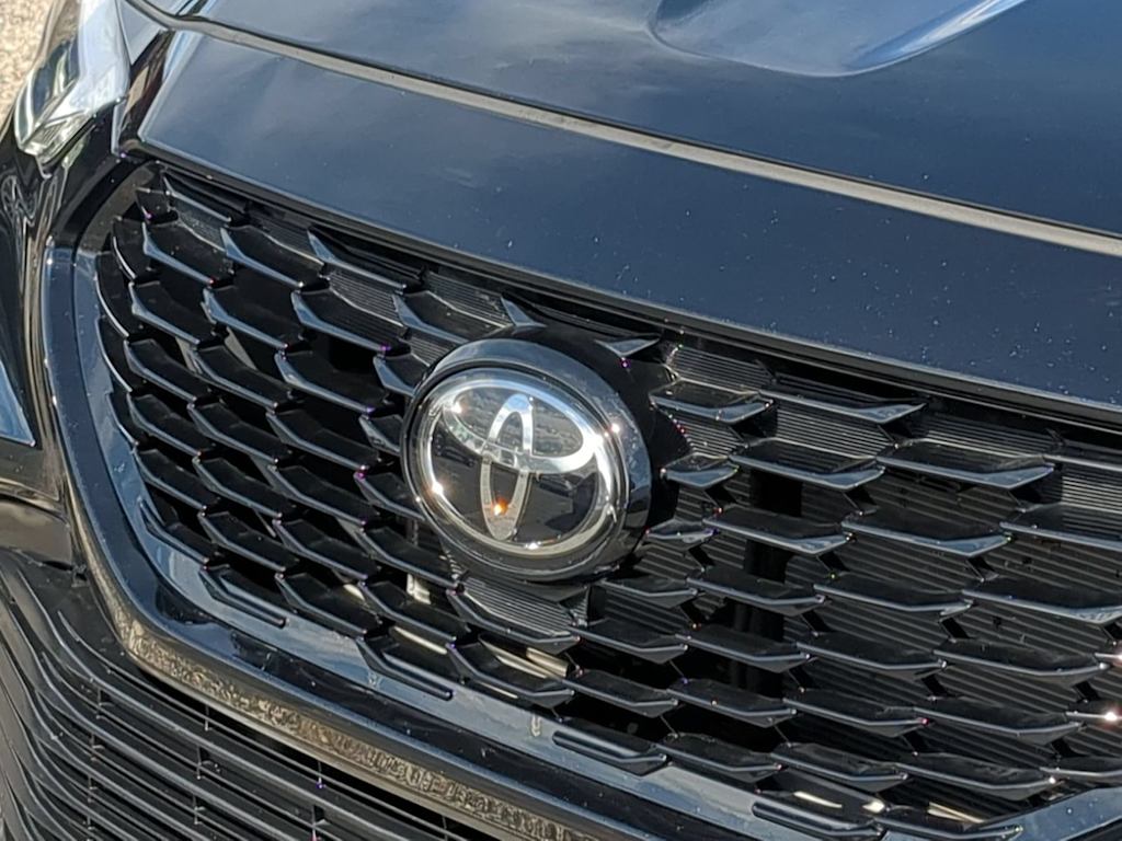 Thumbnail: 2023 Toyota Highlander - 7