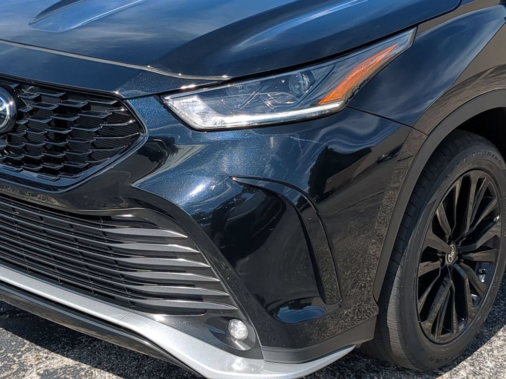 Thumbnail: 2023 Toyota Highlander - 21