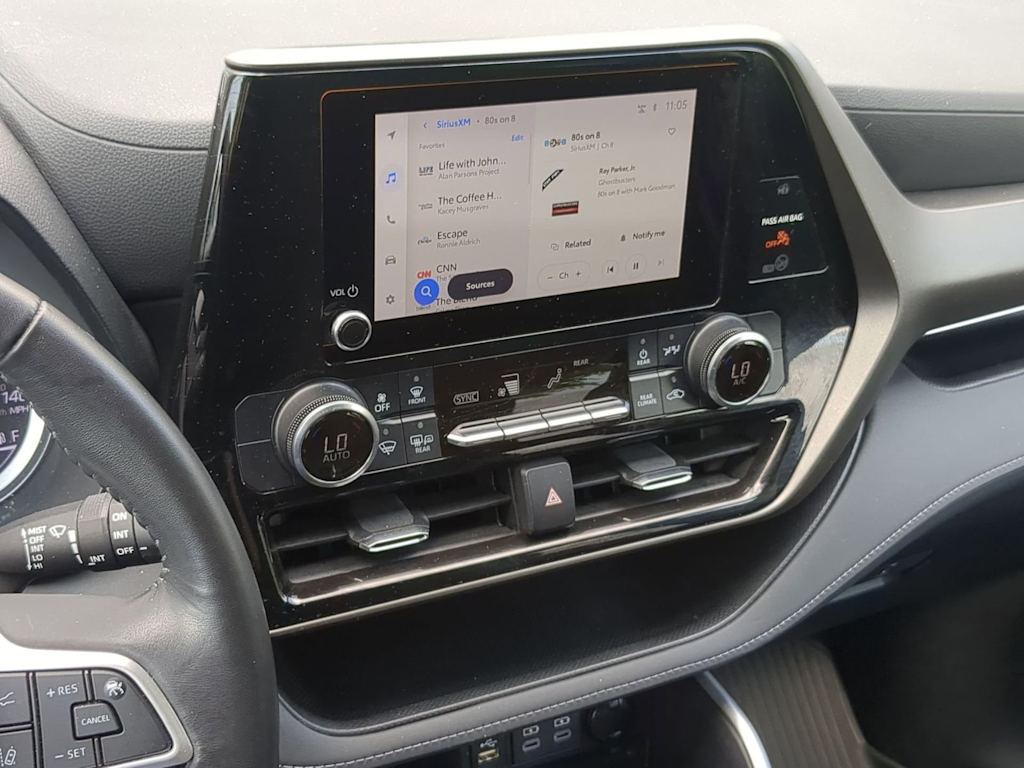 Thumbnail: 2023 Toyota Highlander - 14