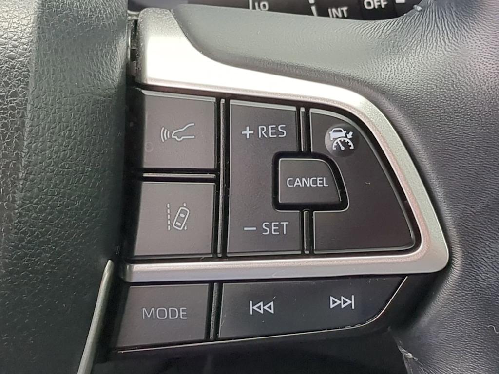Thumbnail: 2023 Toyota Highlander - 29