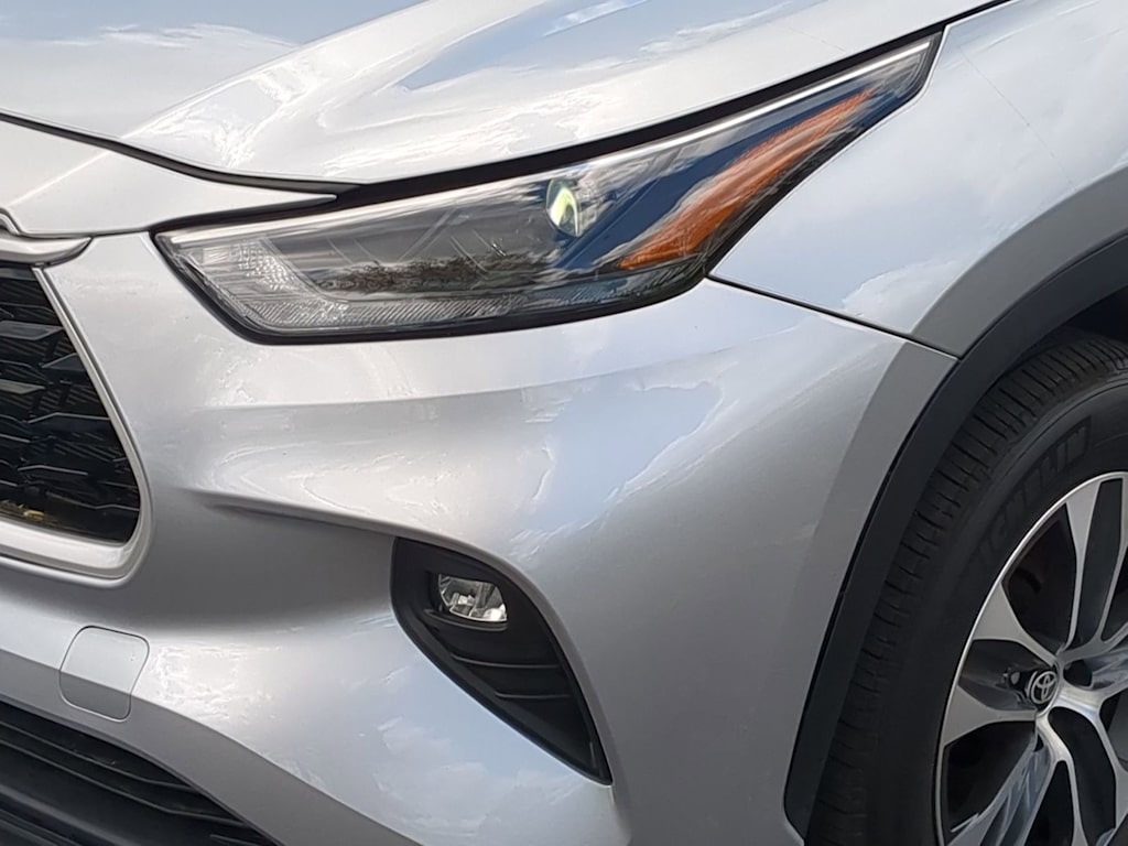 Thumbnail: 2023 Toyota Highlander - 23