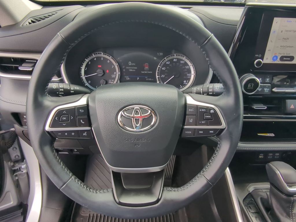 Thumbnail: 2023 Toyota Highlander - 13