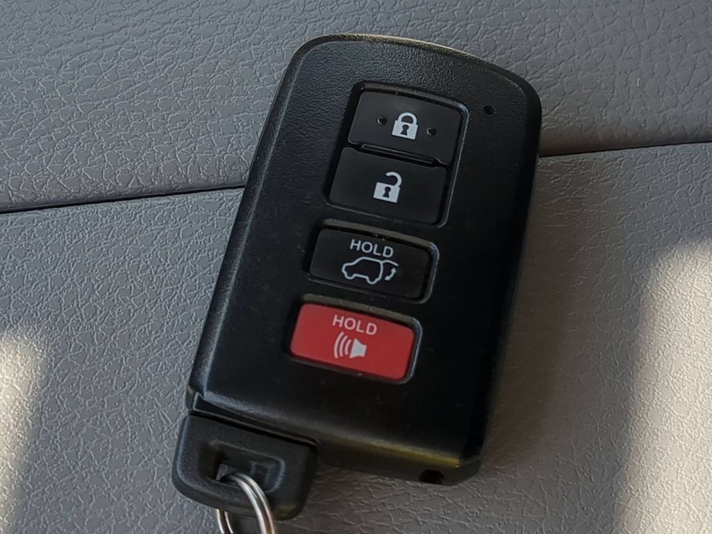 Thumbnail: 2019 Toyota Highlander - 18