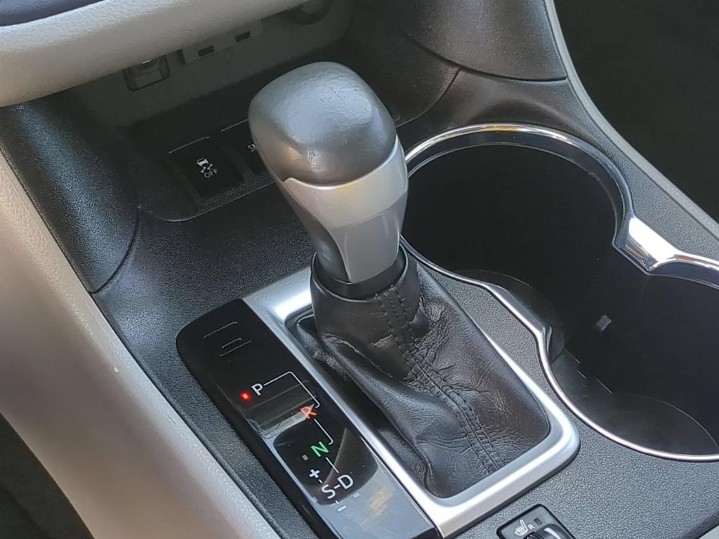 Thumbnail: 2019 Toyota Highlander - 15