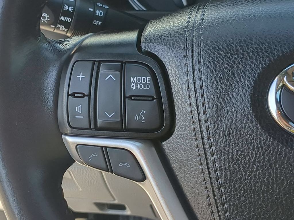 Thumbnail: 2019 Toyota Highlander - 28