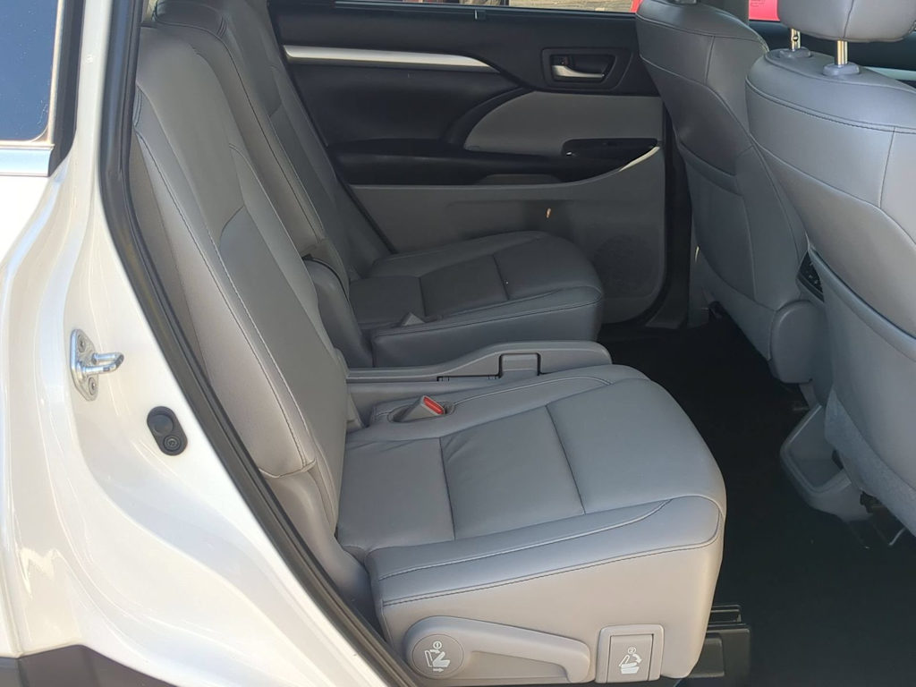 Thumbnail: 2019 Toyota Highlander - 27