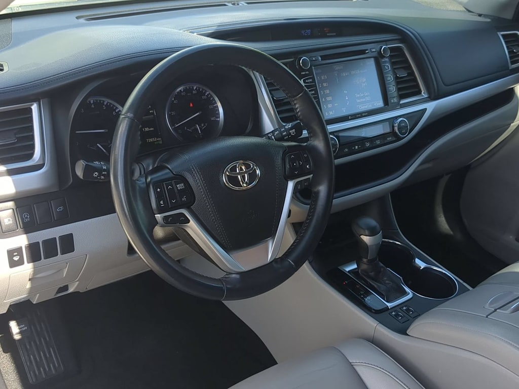 Thumbnail: 2019 Toyota Highlander - 2