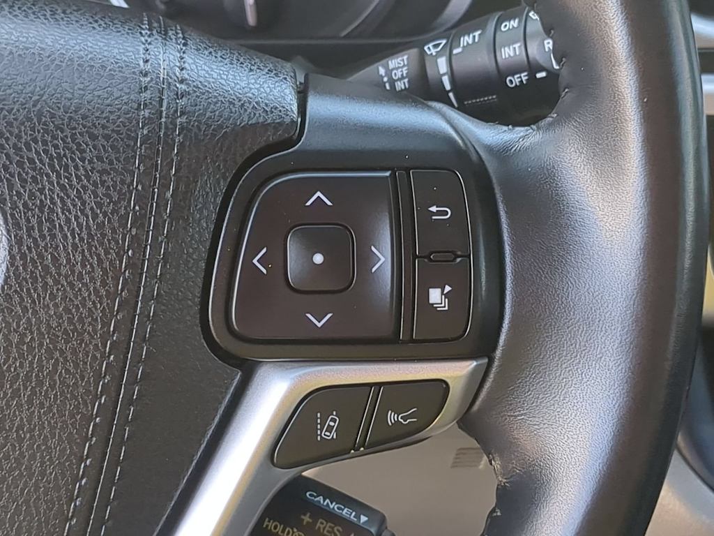 Thumbnail: 2019 Toyota Highlander - 29