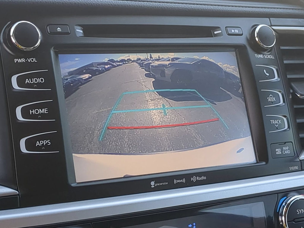 Thumbnail: 2019 Toyota Highlander - 32