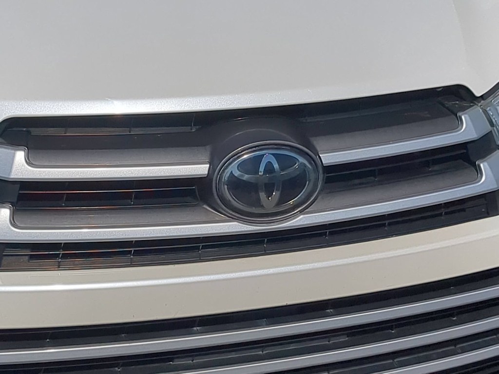 Thumbnail: 2019 Toyota Highlander - 7