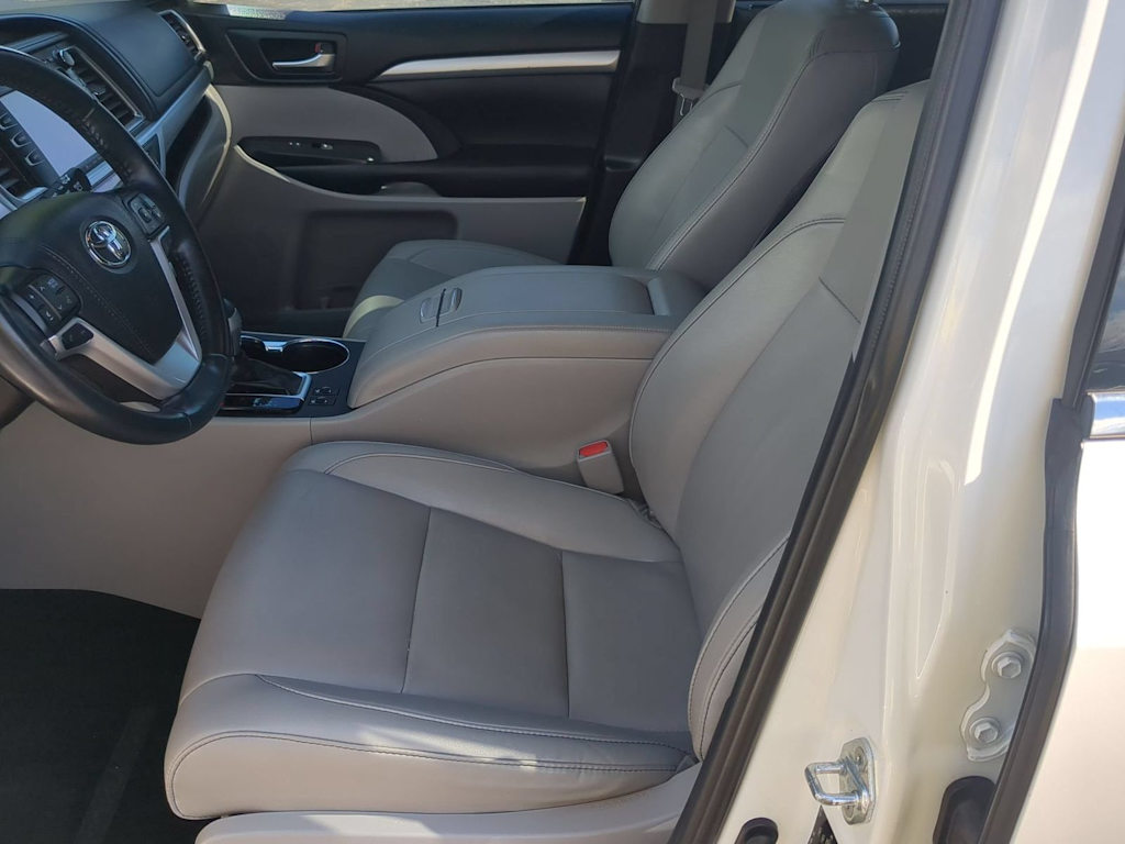 Thumbnail: 2019 Toyota Highlander - 10