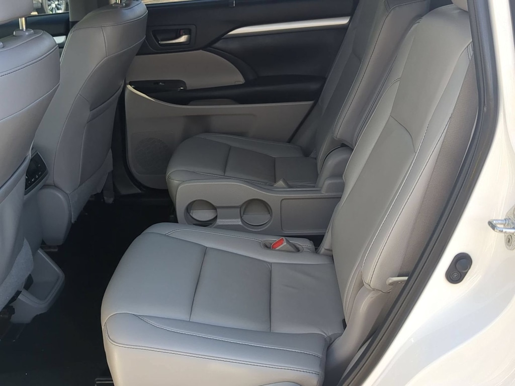 Thumbnail: 2019 Toyota Highlander - 12