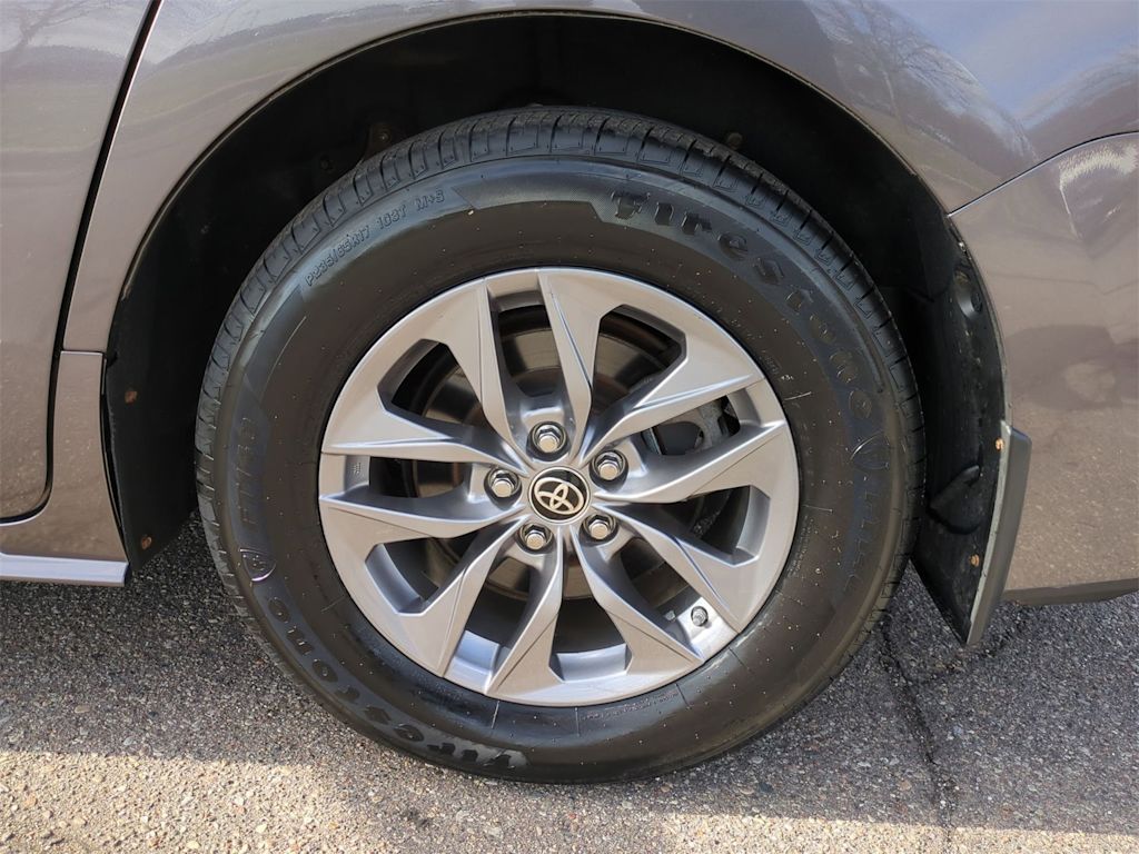 Thumbnail: 2021 Toyota Sienna - 7