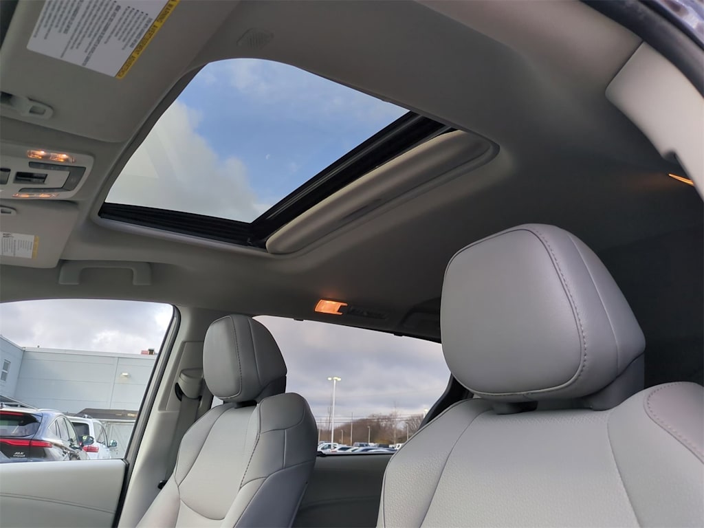 Thumbnail: 2021 Toyota Sienna - 26