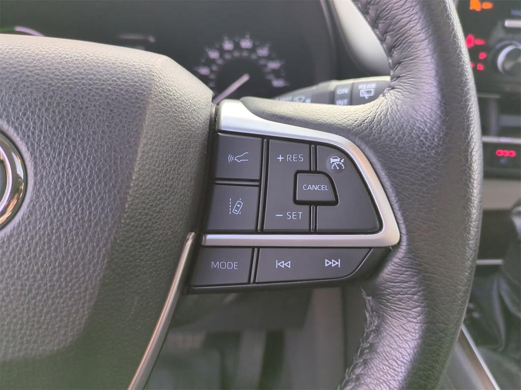 Thumbnail: 2021 Toyota Sienna - 30