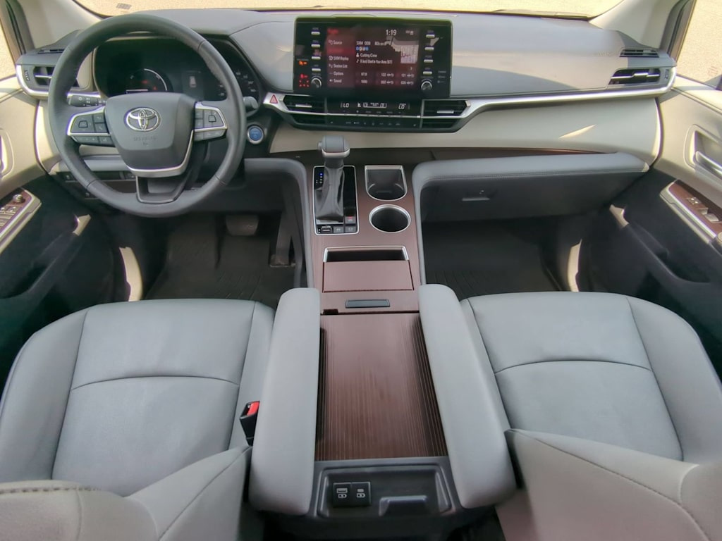 Thumbnail: 2024 Toyota Sienna - 9