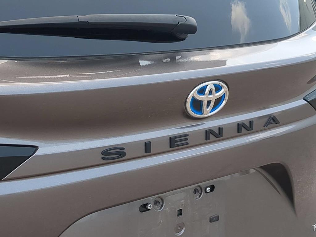 Thumbnail: 2024 Toyota Sienna - 24