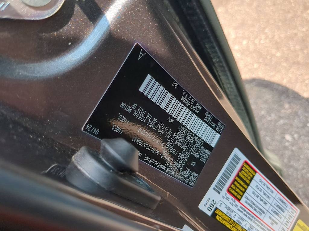 Thumbnail: 2024 Toyota Sienna - 33