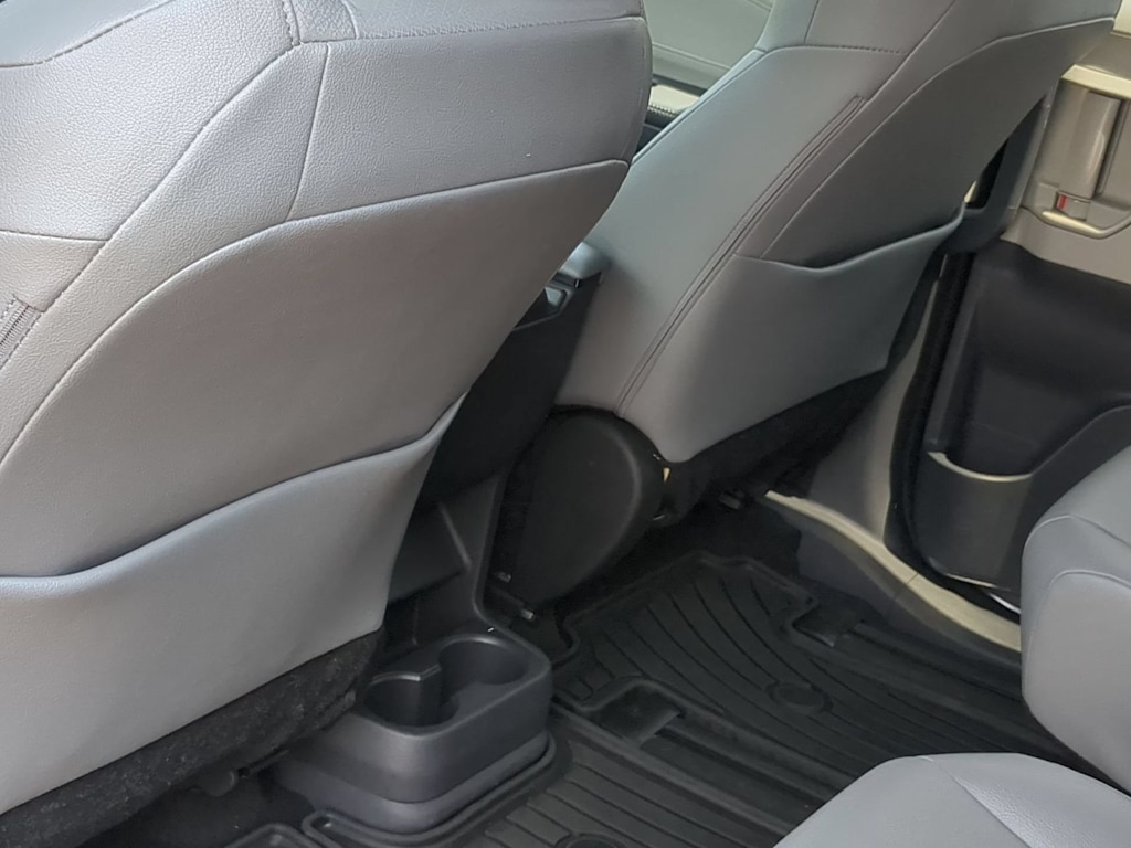 Thumbnail: 2024 Toyota Sienna - 26