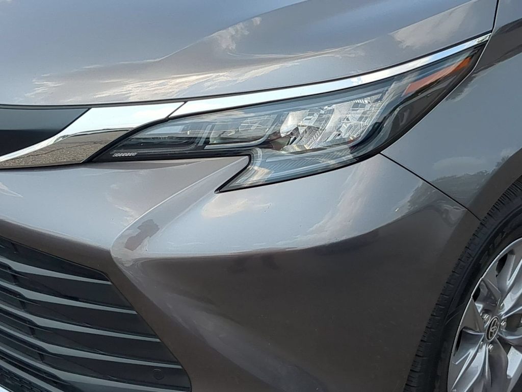 Thumbnail: 2024 Toyota Sienna - 23
