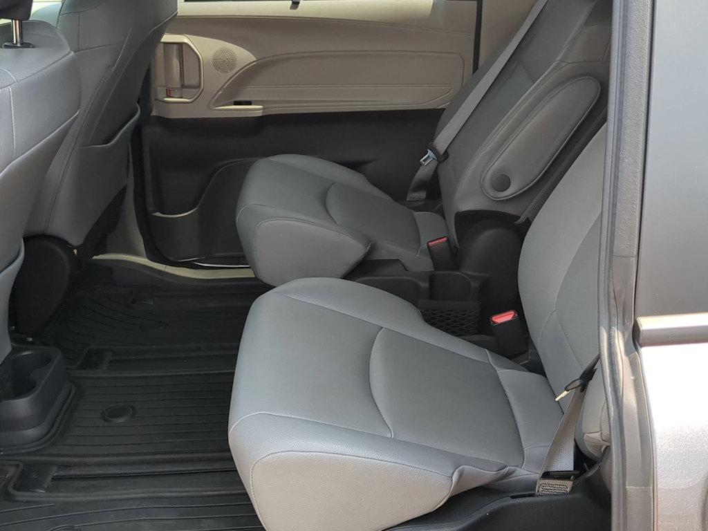 Thumbnail: 2024 Toyota Sienna - 12