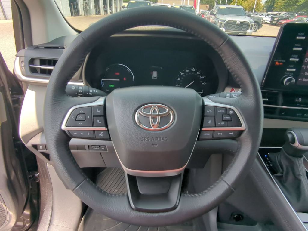 Thumbnail: 2024 Toyota Sienna - 13