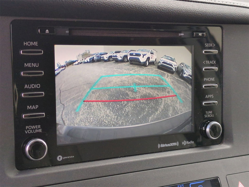 Thumbnail: 2018 Toyota Sienna - 33