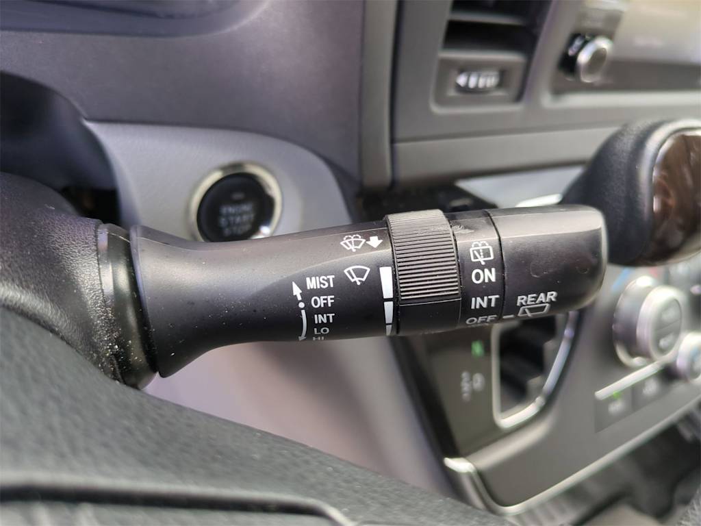 Thumbnail: 2018 Toyota Sienna - 15