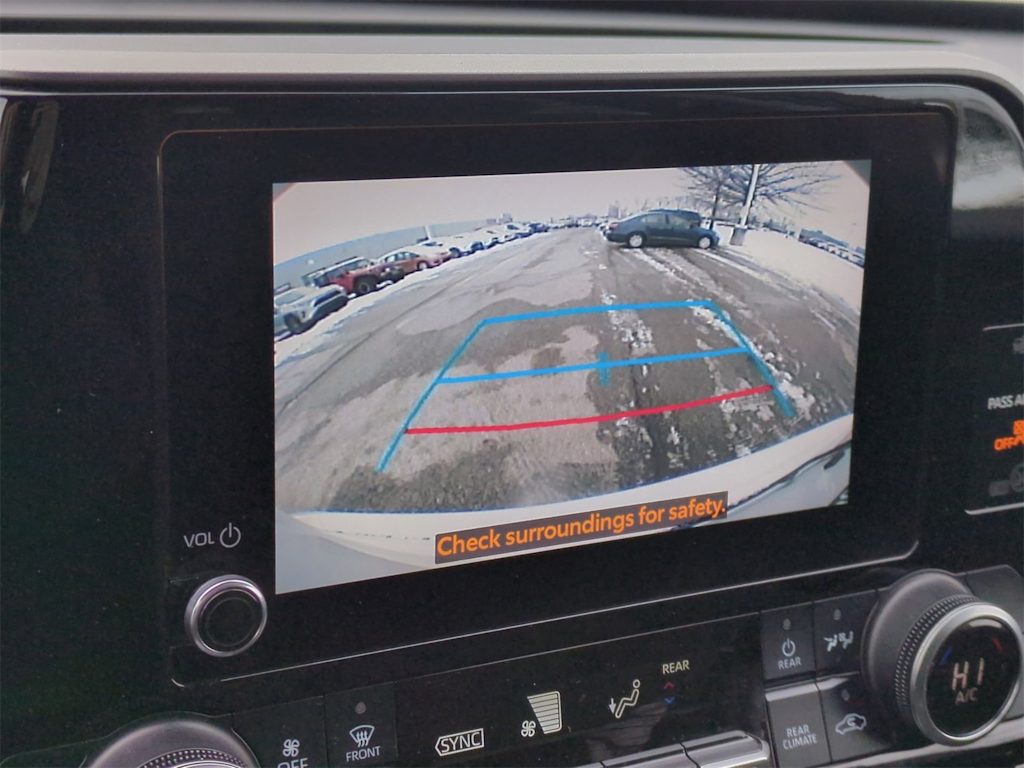 Thumbnail: 2023 Toyota Highlander - 33