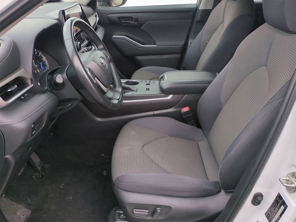 Thumbnail: 2023 Toyota Highlander - 10