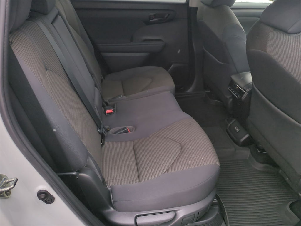 Thumbnail: 2023 Toyota Highlander - 26