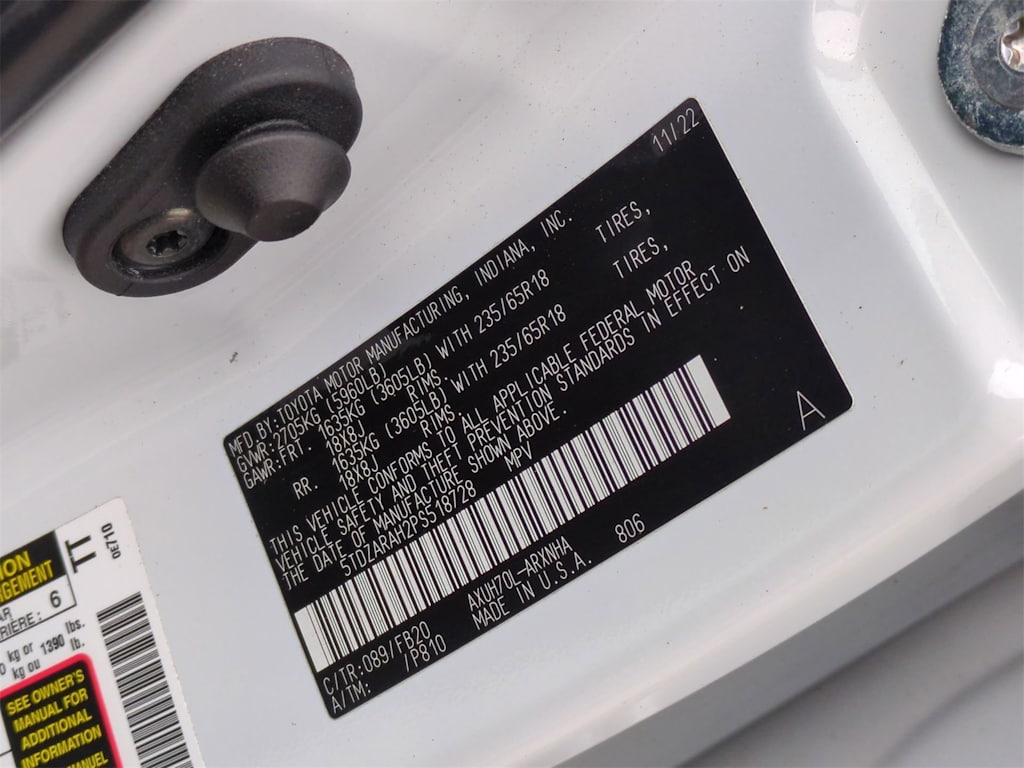 Thumbnail: 2023 Toyota Highlander - 18