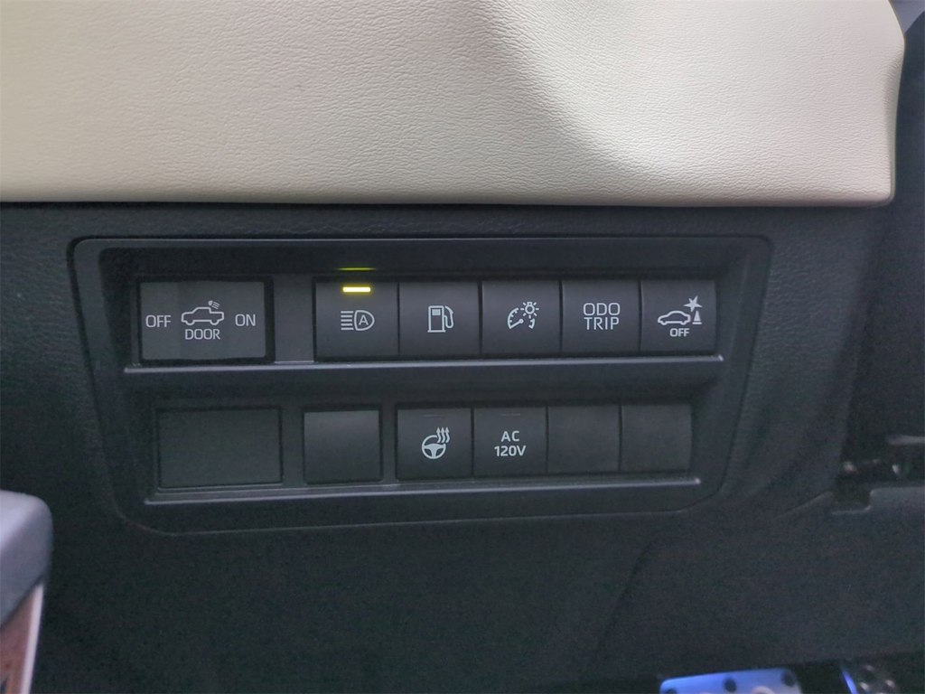 Thumbnail: 2023 Toyota Tundra - 32