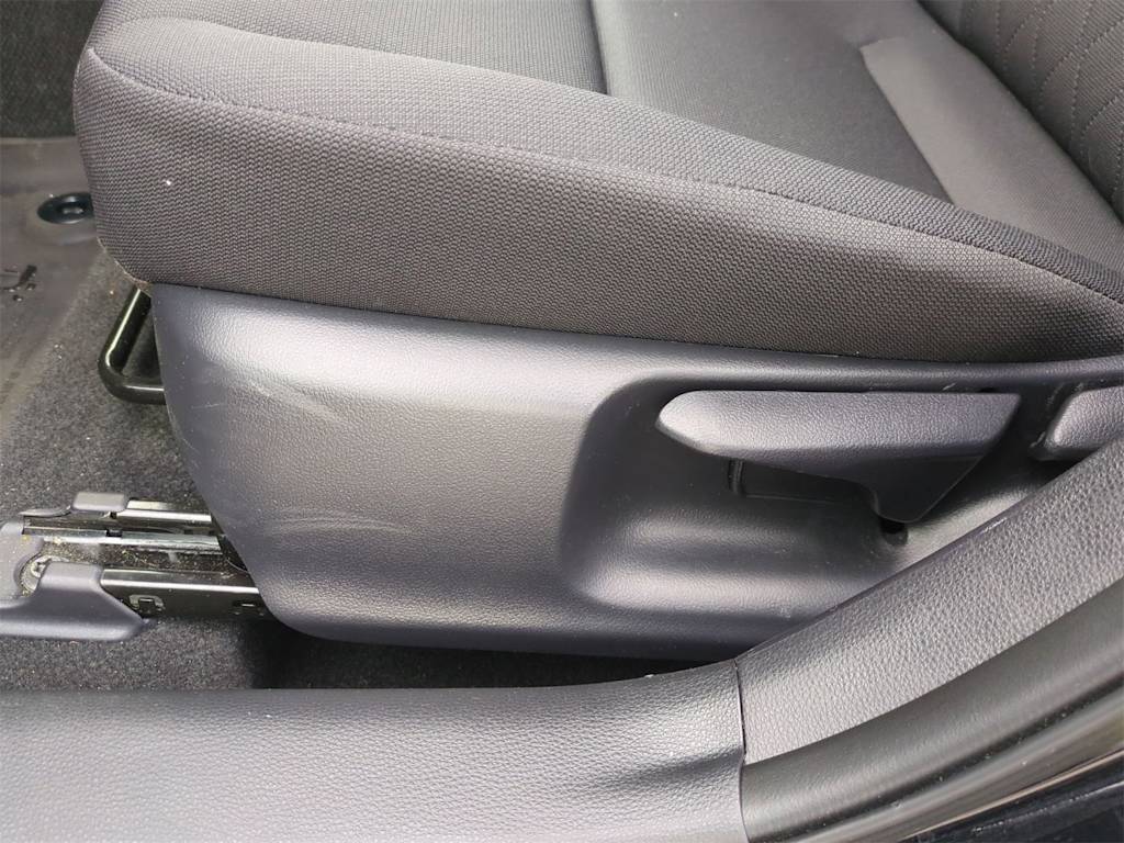 Thumbnail: 2025 Toyota Corolla - 25