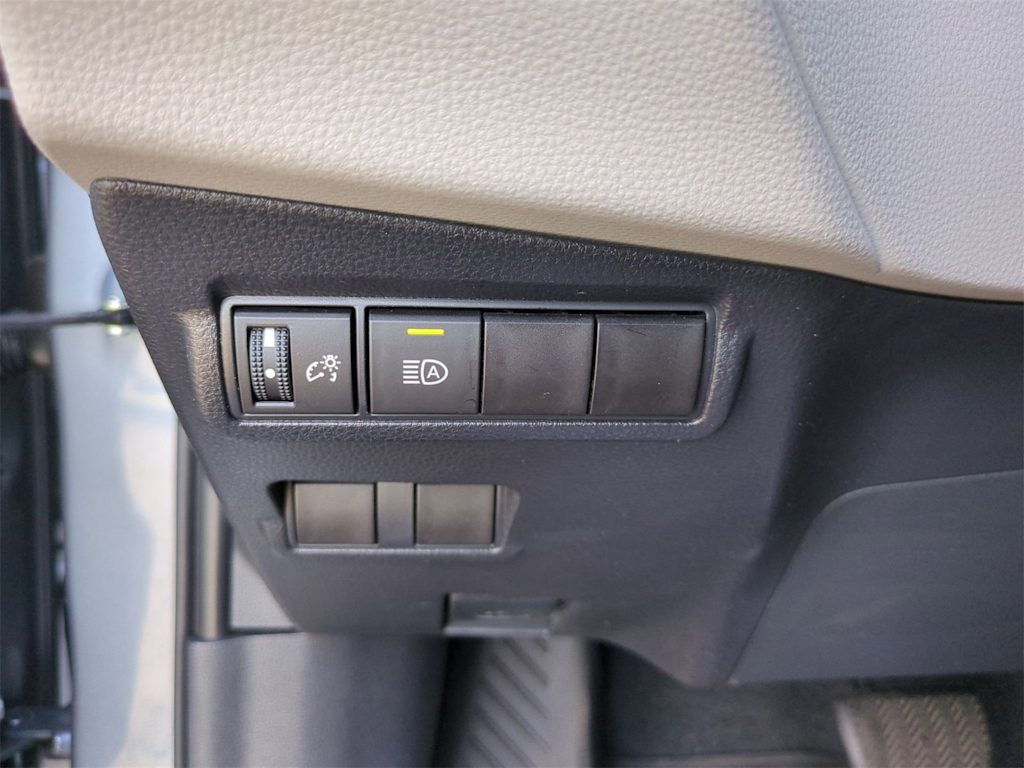 Thumbnail: 2025 Toyota Corolla Cross - 32