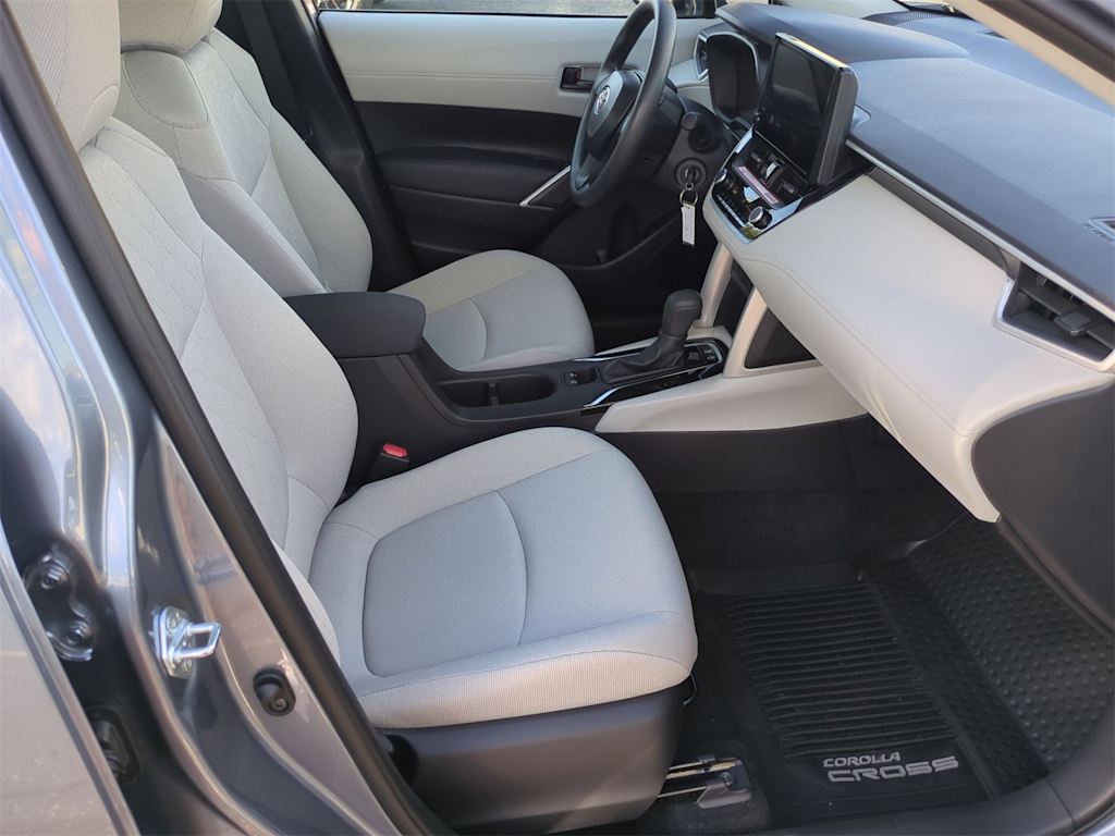 Thumbnail: 2025 Toyota Corolla Cross - 11