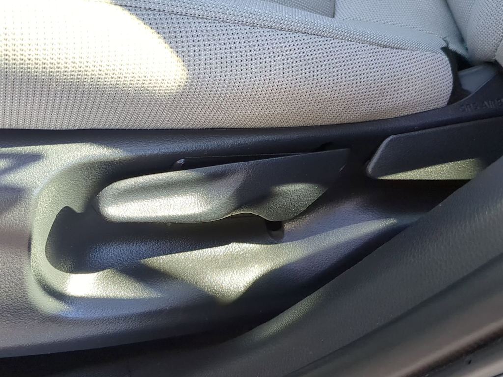 Thumbnail: 2025 Toyota Corolla Cross - 25