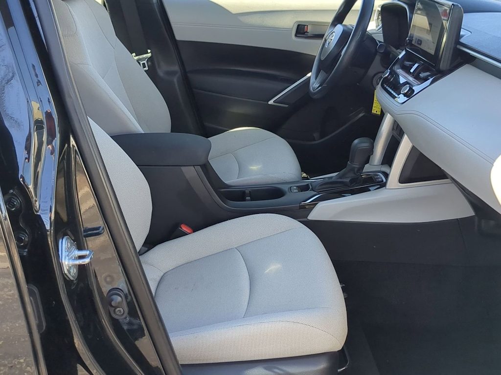 Thumbnail: 2025 Toyota Corolla Cross - 27